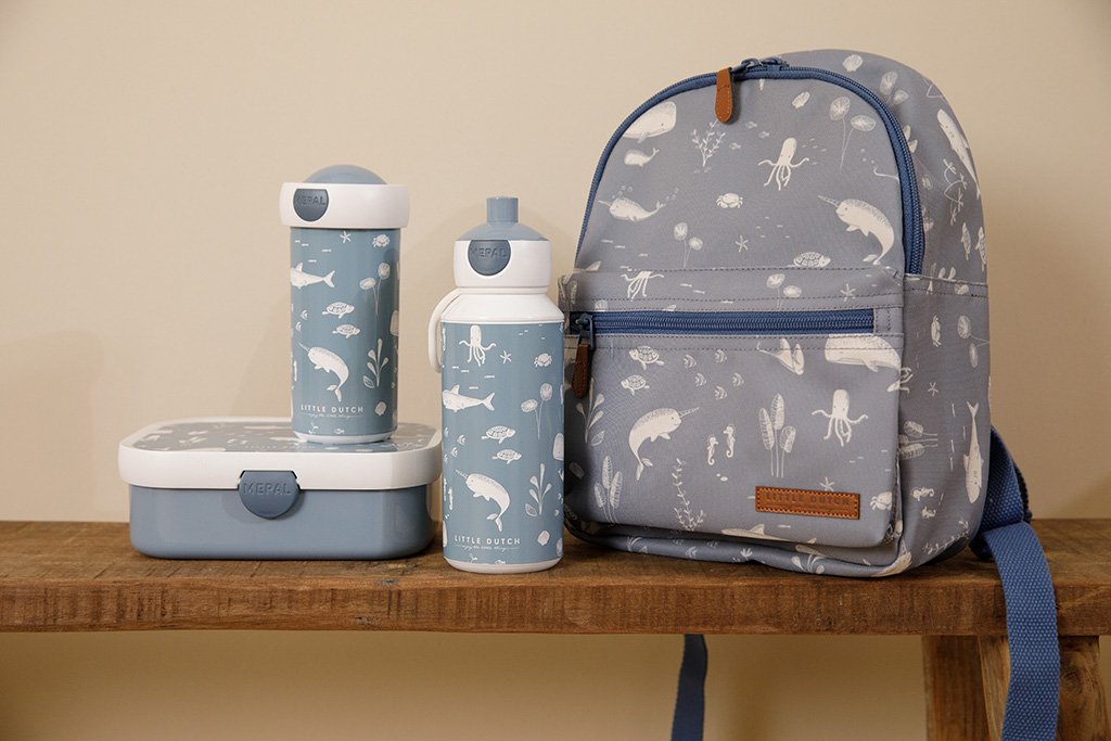 107420065391-School-Beaker-Ocean-1